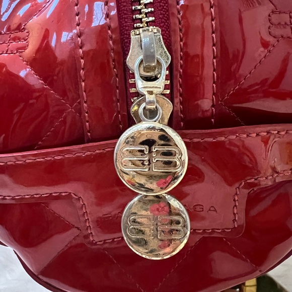 Balenciaga Papillon Handbag in Red Patent Leather - Picture 6 of 13